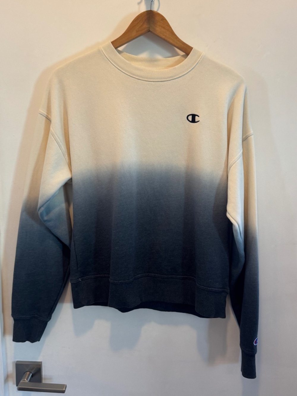 Champion Ombré Dip Dye Crewneck Sweatshirt Cream & Navy – Size Small